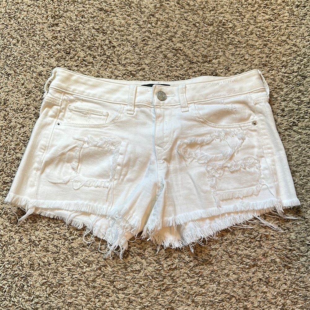 Express white jean shorts size 4